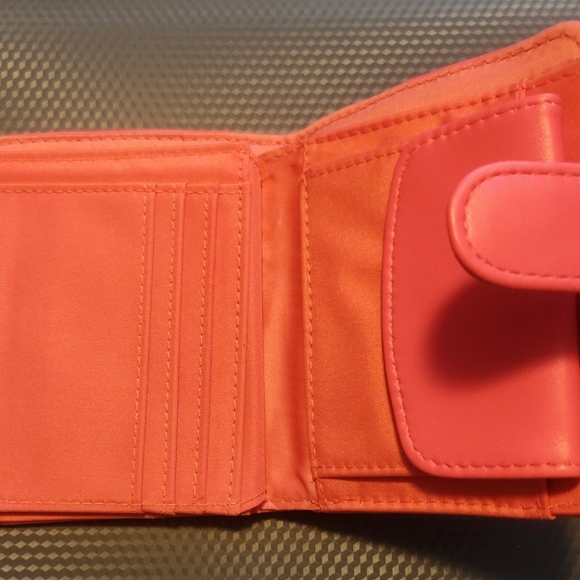 Super Soft Large Magenta Pleather Wallet- NWT - Picture 5 of 5